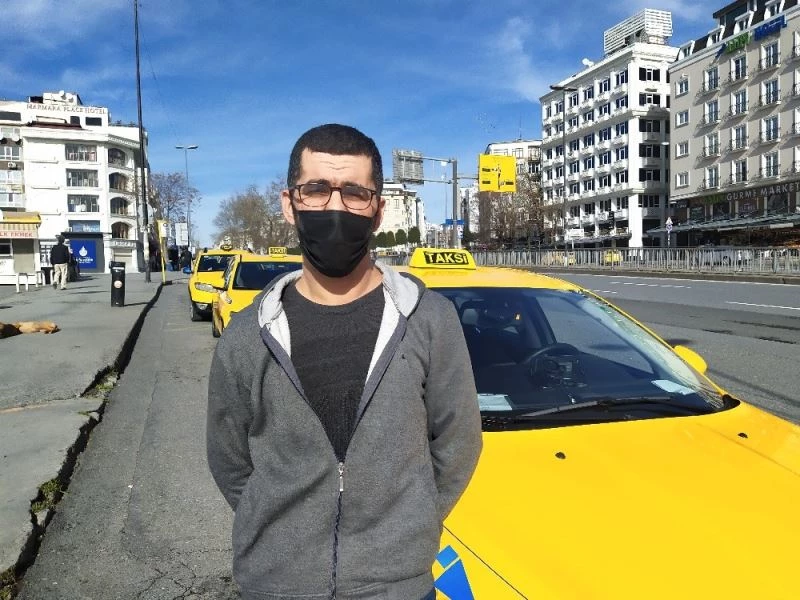 (Özel) Taksicinin bir günlük hasılatını çaldılar
