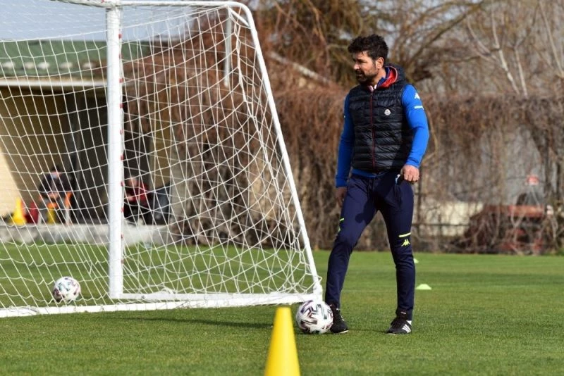 Hakan Kutlu: “Bu 3 puanı bir seriye çevirmek zorundayız”

