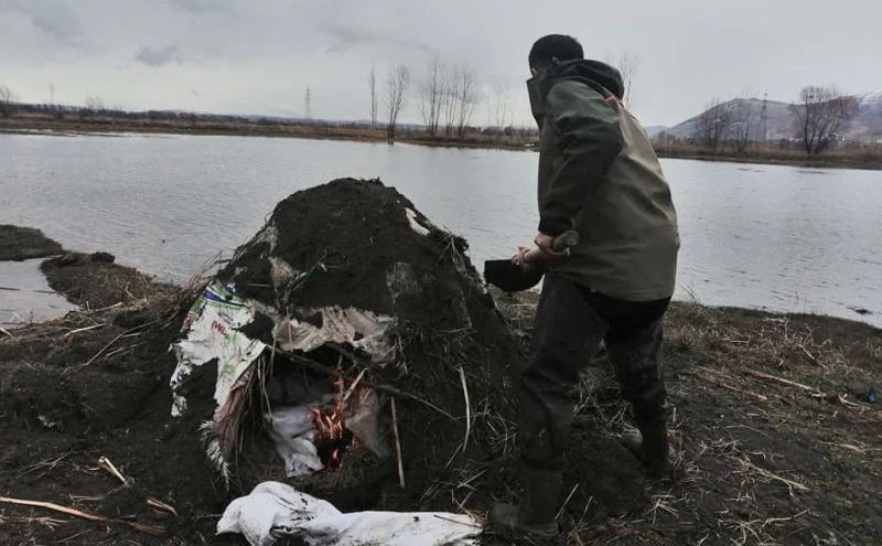 Ördek avlamak için kurulan yasadışı evsinler imha edildi
