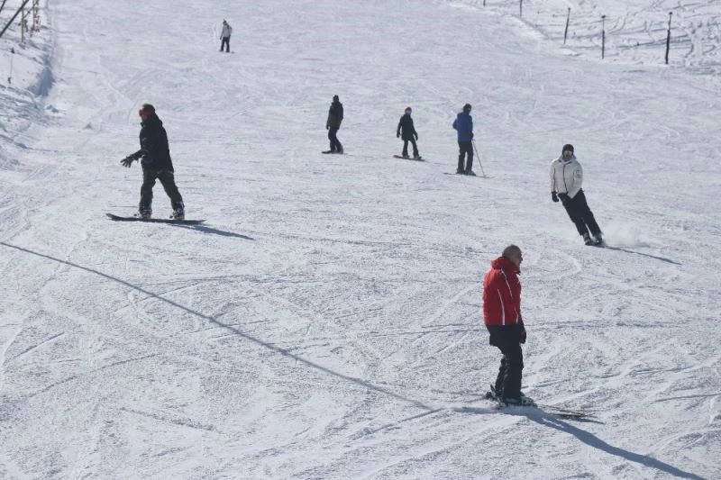 Kartalkaya’da tatilci yoğunluğu
