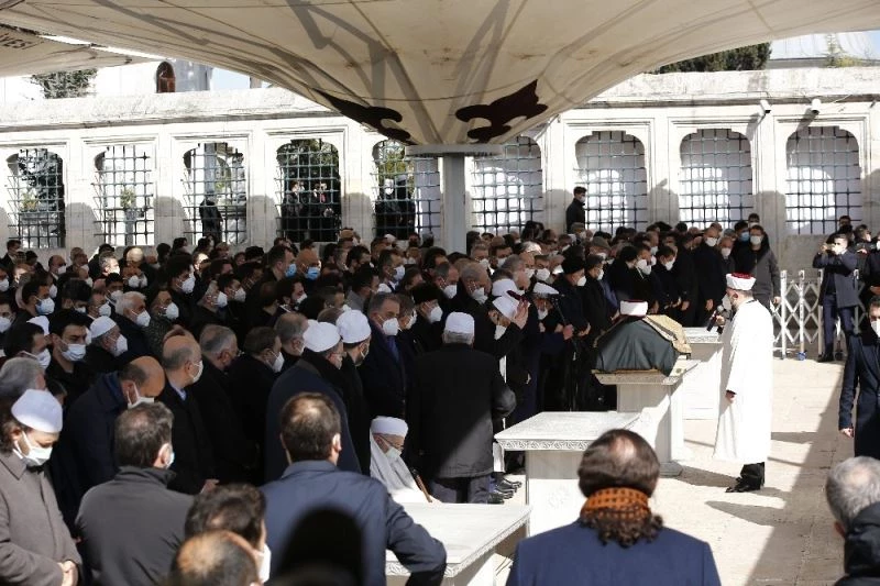 İlahiyatçı Muhammet Emin Saraç son yolculuğuna uğurlandı
