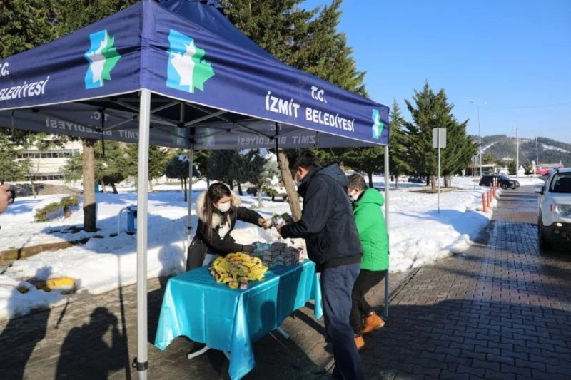 İzmit Belediyesi ALES adaylarını yalnız bırakmadı
