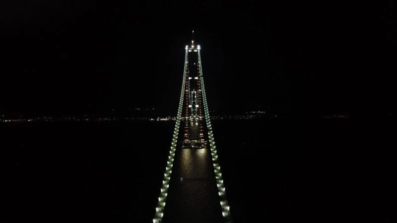 (ÖZEL) 1915 Çanakkale Köprüsü’ndeki ‘kedi yolu’ aydınlatmaları boğazın çehresini güzelleştirdi
