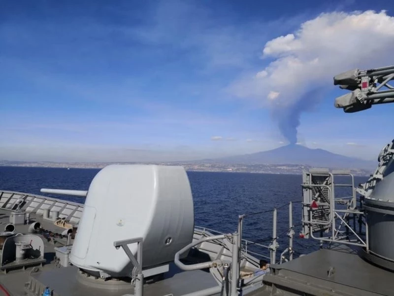 ’TCG KEMALREİS’ Katanya Limanını ziyaret etti
