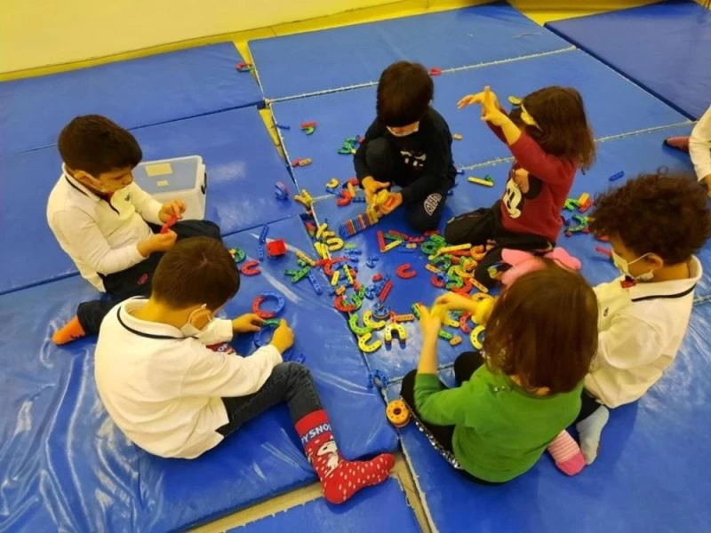 GKV’de çılgın çoraplar ve eldivenler etkinliği
