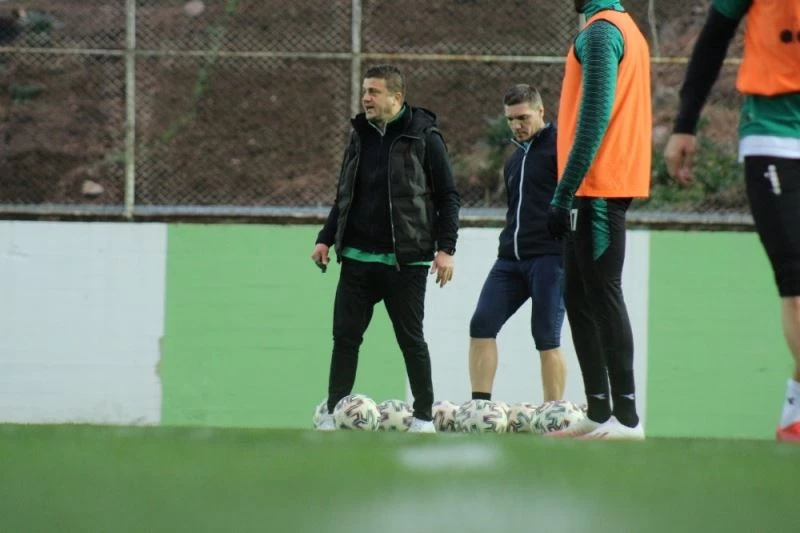 Hakan Keleş: “Bu maçı kazanırsak Süper Lig’e yüzde 80 yaklaşmış olacağız”
