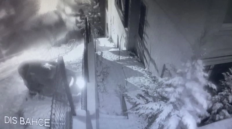 (Özel) İstanbul’da dehşet anları: Kayan araç aşağıya uçup böyle takla attı
