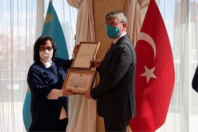 PAÜ’lü akademisyen Kazakistan devlet ödülünün sahibi oldu
