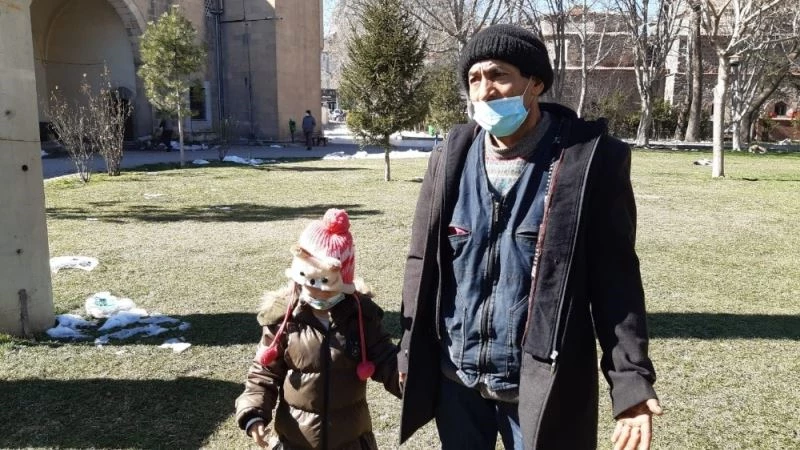 Kayıp kız kardeşlerden biri bulundu, diğeri aranıyor
