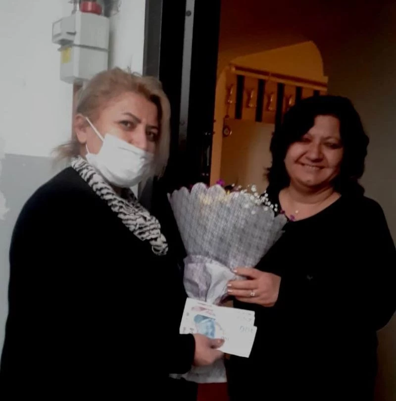 İran kedisine kayıp haberleri sonucu kavuştu
