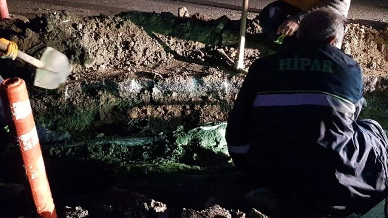 (Özel) Beşiktaş’ta yeraltı kablolarında korkutan patlama kamerada
