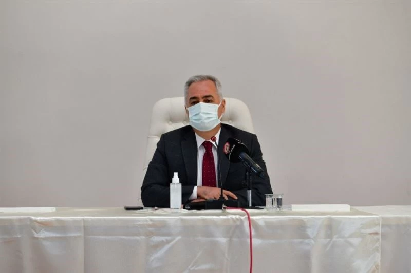 Isparta Valisi Seymenoğlu: “Temennimiz bir an önce kontrollü de olsa normale dönebilmek”
