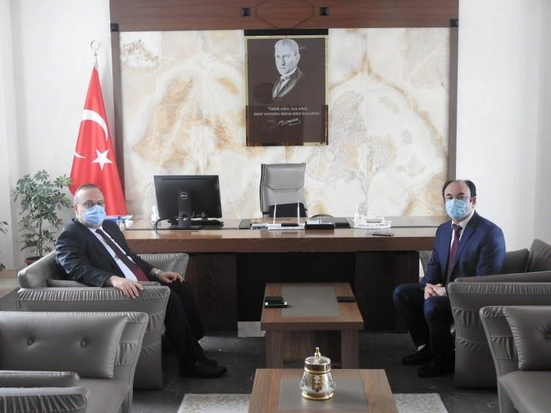 Validen kaymakama taziye ziyareti
