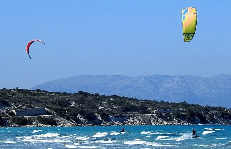 Çeşme’de Şubat ayında kite surf keyfi
