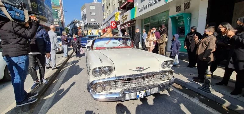 Kısıtlamaların kalkacağı haberi gelinlikçilerde büyük hareketliliğe neden oldu
