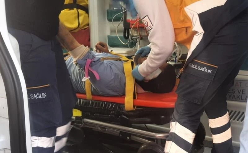 Çatı sökerken düşen işçi yaralandı
