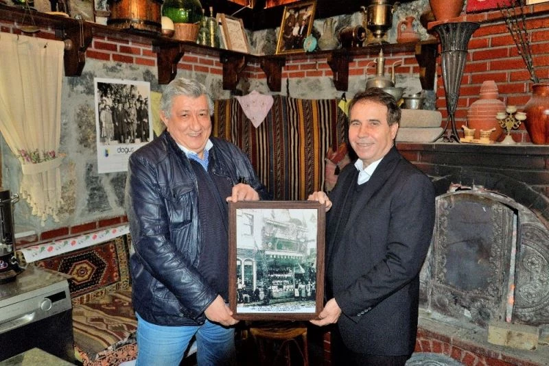 Bursa’nın ilk şekercisinin torunundan Kardelen Kültür Evi’ne anlamlı bağış
