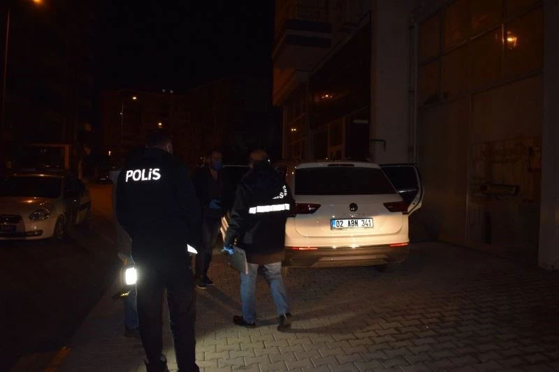 Polisin ’dur’ ihtarına uymayarak kaçtı, aracının içinden 2 adet pompalı tüfek çıktı
