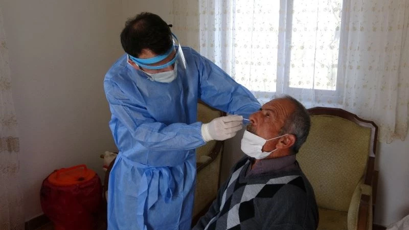 Muhtarda virüs çıkınca köyün tamamını testten geçirdiler
