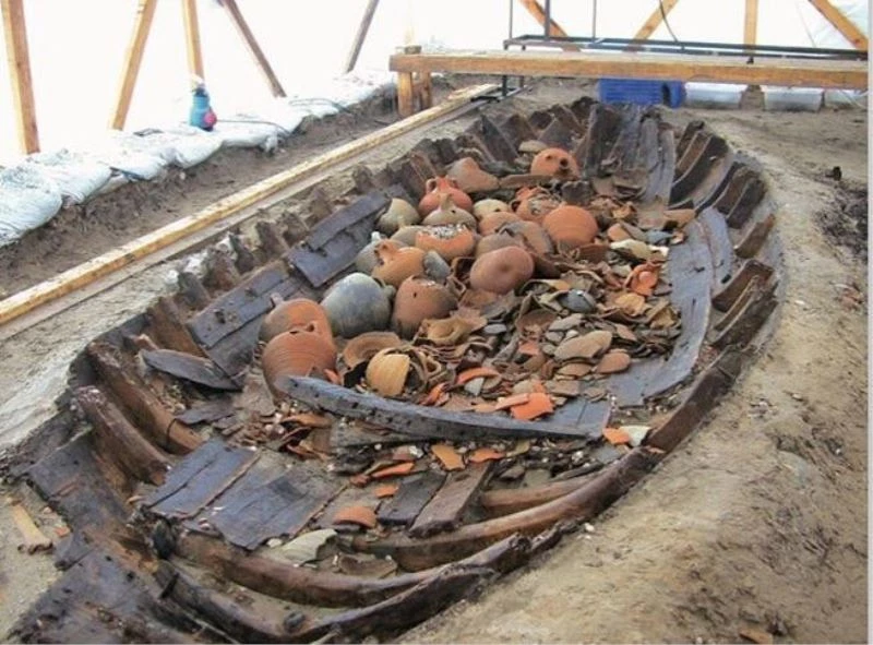 Ordulu balıkçıların ağlarına bin yıllık amforalar takıldı
