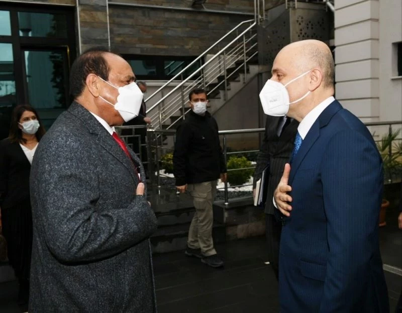 Bakan Karaismailoğlu, Iraklı mevkidaşı Nasser Bandar ile görüştü
