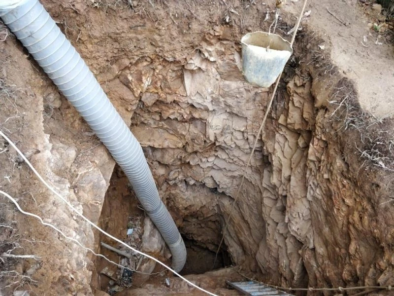 (Özel) Sarıyer’de defineciler 15 metre derinlikte suçüstü yakalandı
