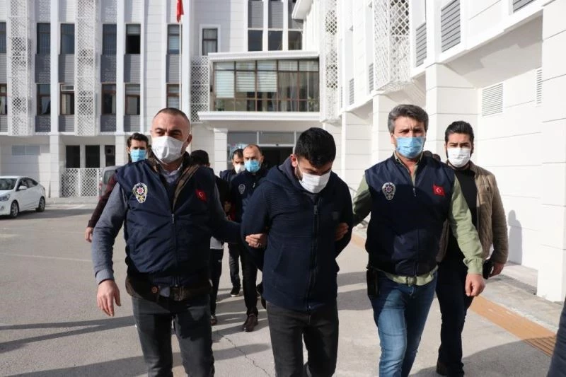 Yaşlı adamı öldürüp kuyuya atanlar tutuklandı
