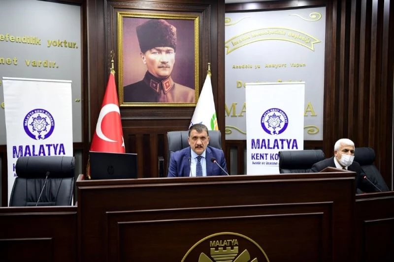 Gürkan, hemşeri derneklerinin sorun ve önerilerini dinledi
