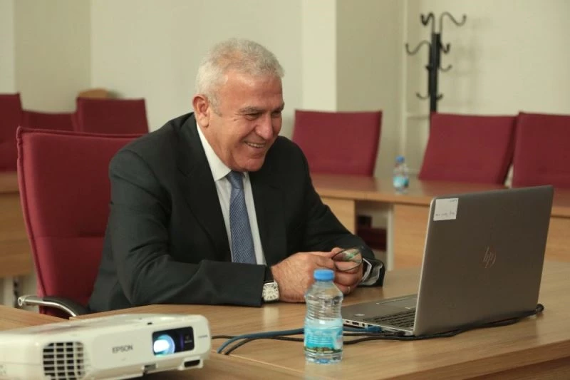 Başkan Atay’dan otizmli çocuklara ve Efelerli kadınlara İngilizce eğitimi
