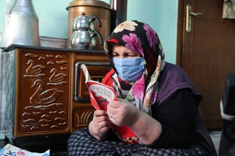 Okuma aşkı sayesinde hastalıklarından kurtuldu
