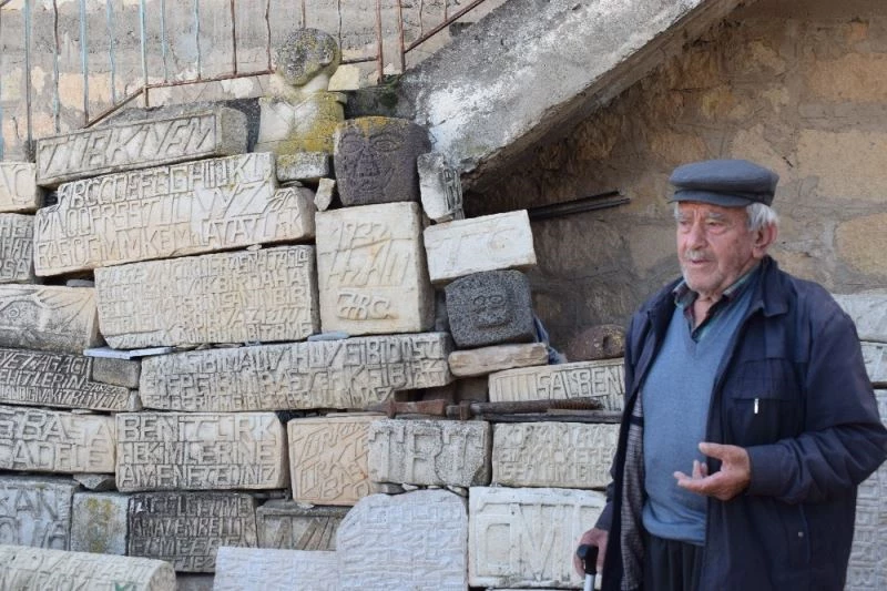 80 yıldır taşlara şekil veriyor
