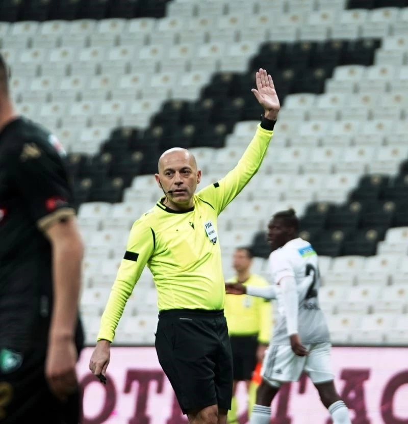 Sergen Yalçın, golün iptaline tepki gösterdi
