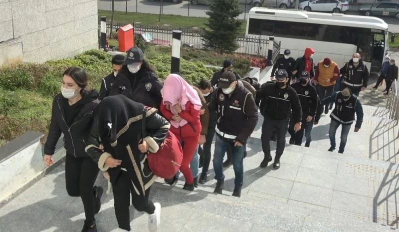 ATM’leri sahte para yükleyen 13 şüpheli adliyeye sevk edildi
