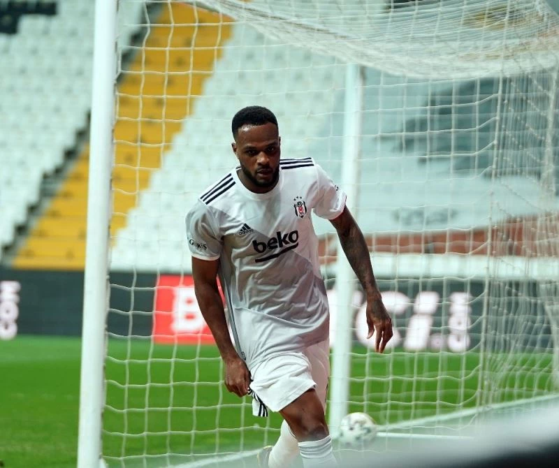 Larin’in rakibi Aboubakar!
