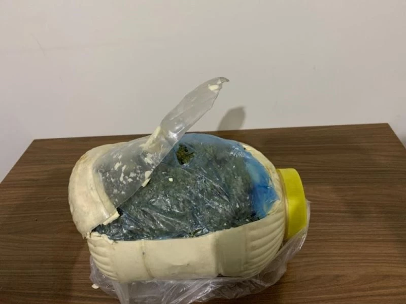 Yağ bidonunda esrar ele geçirildi
