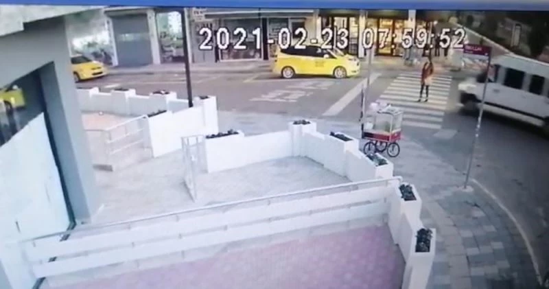 Yaya geçidinde durmadı, yayayı ezdi geçti
