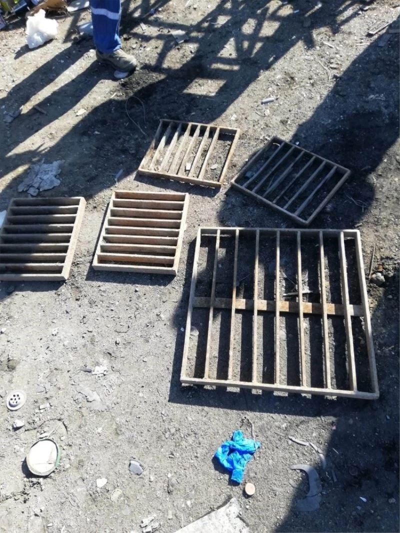 Yağmur suyu ızgaralarını çalan şahıs tutuklandı
