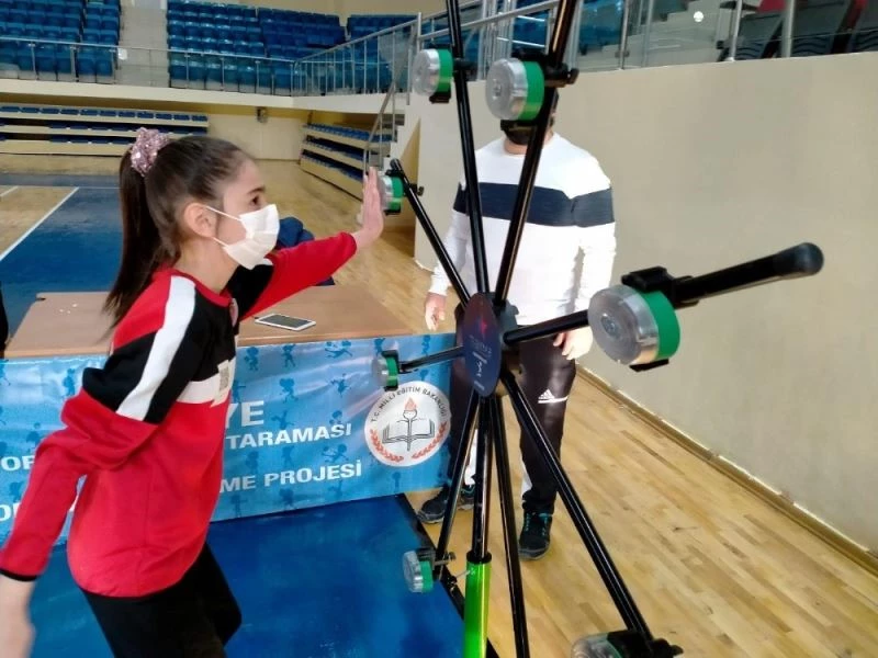 Bilecikli yetenekli çocuklara denge ve reaksiyon testleri uygulandı
