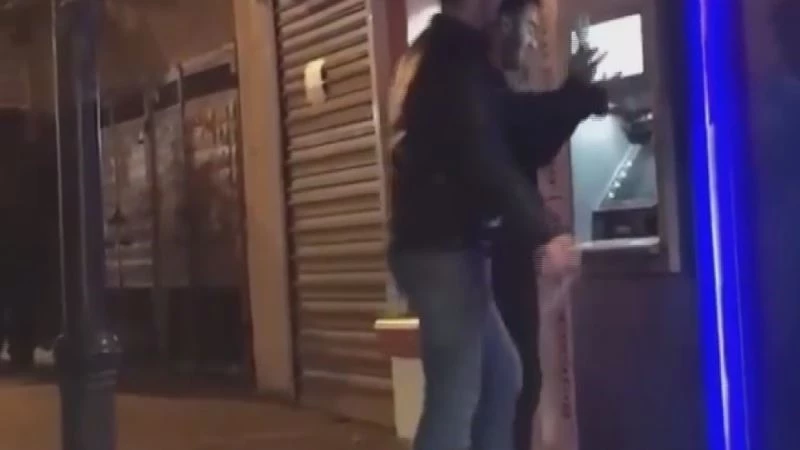 Çaldıkları paraları ATM’ye halay çekerek yüklediler
