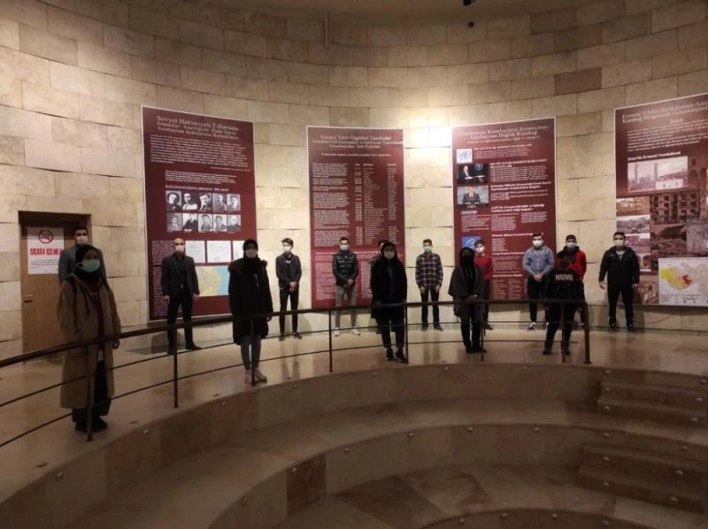 TÜGVA hocalı anıtında hocalı şehitlerini andı
