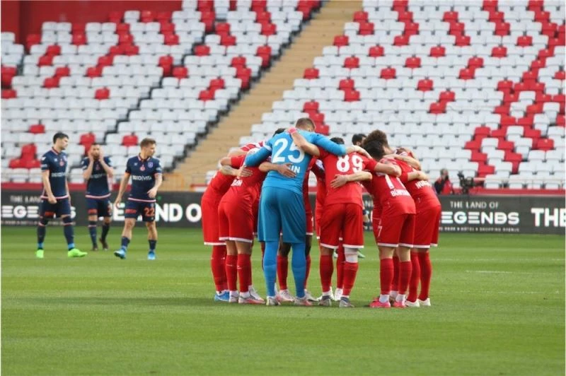 Antalyaspor ligde 13. beraberliğini aldı
