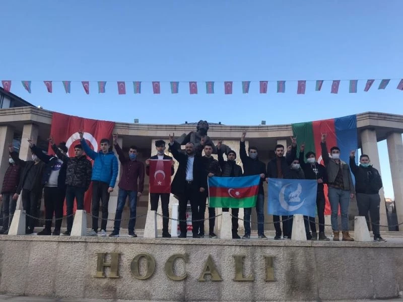 Ülkü Ocakları Hocalı anıtını ziyaret etti
