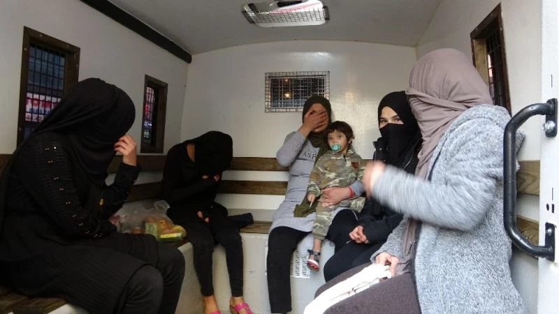 (ÖZEL) Taksim Meydanı’nda sokağa çıkma kısıtlamasına aldırmadan dilencilik
