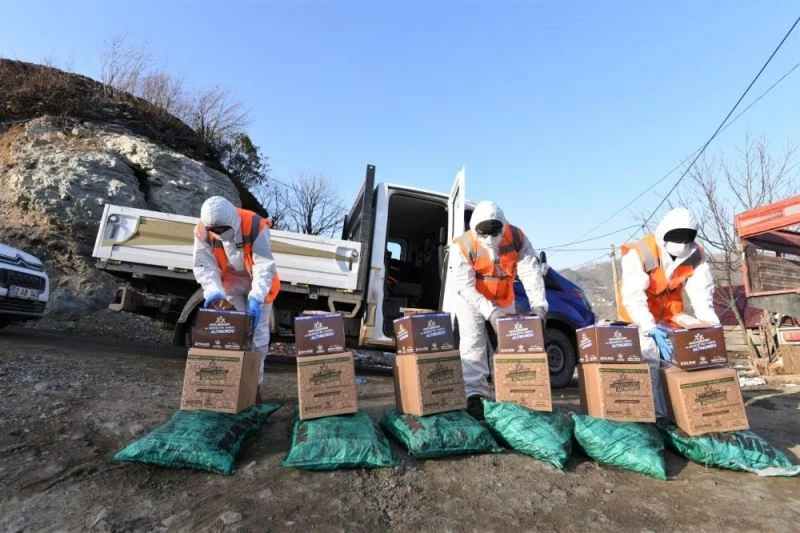 Karantinadaki mahallelilere Altınordu Belediyesi’nden yardım
