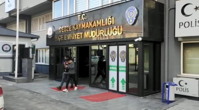 ’Polisim’ dedi, 210 bin TL dolandırdı

