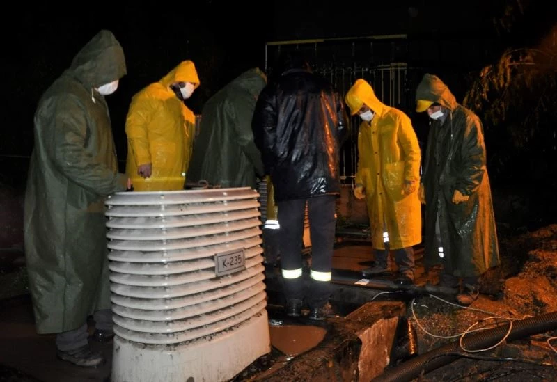 Selden etkilenen elektrik hatlarına anında müdahale
