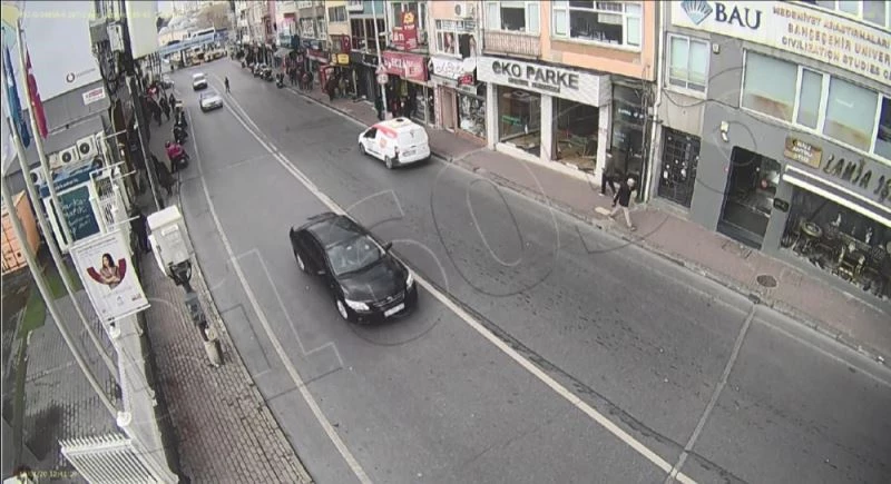 (Özel) Beşiktaş’ta dehşet anları: Vicdansız sürücü gence çarpıp böyle kaçtı
