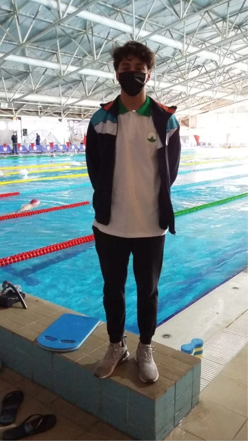 Osmangazili kulaçtan altın madalya
