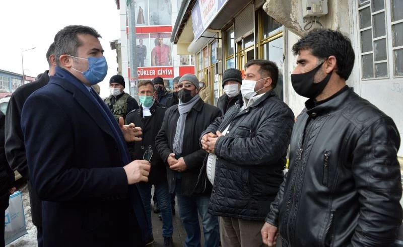 Vali Memiş Karayazı’da incelemelerde bulundu
