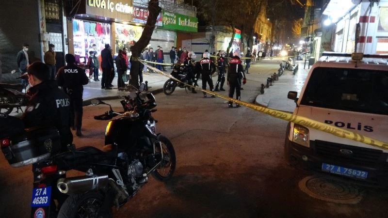 Önce kameraları boyadılar ardından tüfekle saldırdılar
